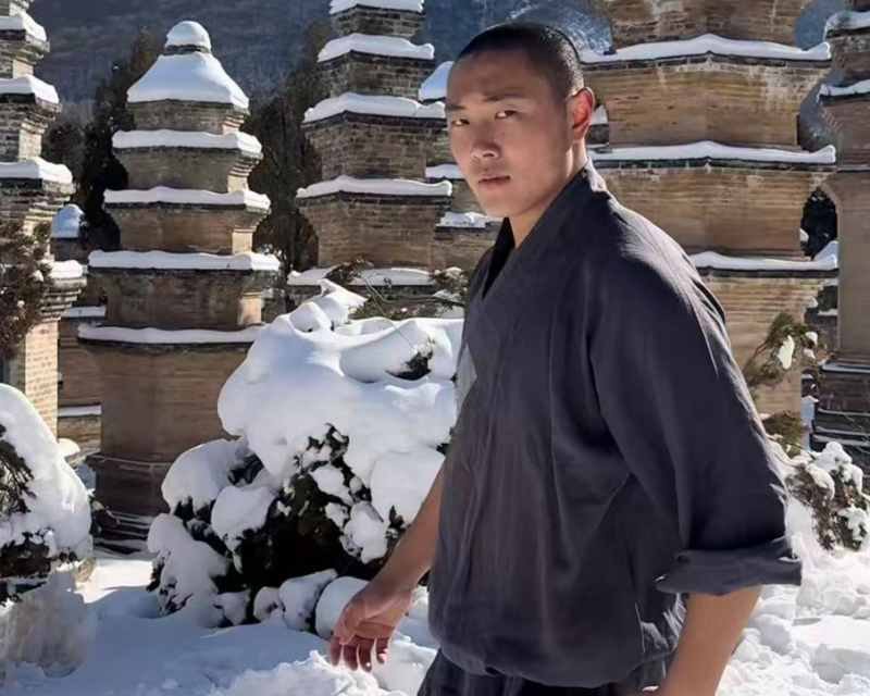 image shows master Yan Yan, one of the masters of shaolin kung fu
